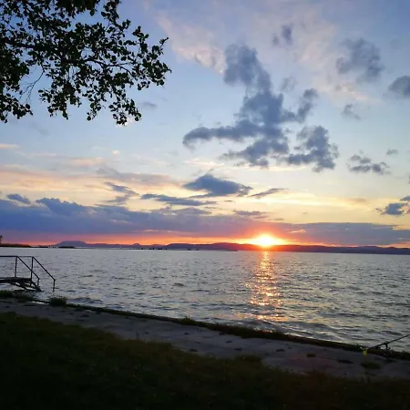 Strand Kozeleben Telen, Nyaron Balatonoszod